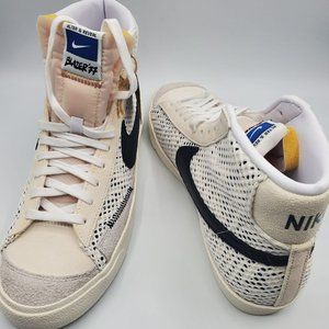 NIKE BLAZER MID '77 VINTAGE, Size 11.5, White Black and Game Royal -Sail
